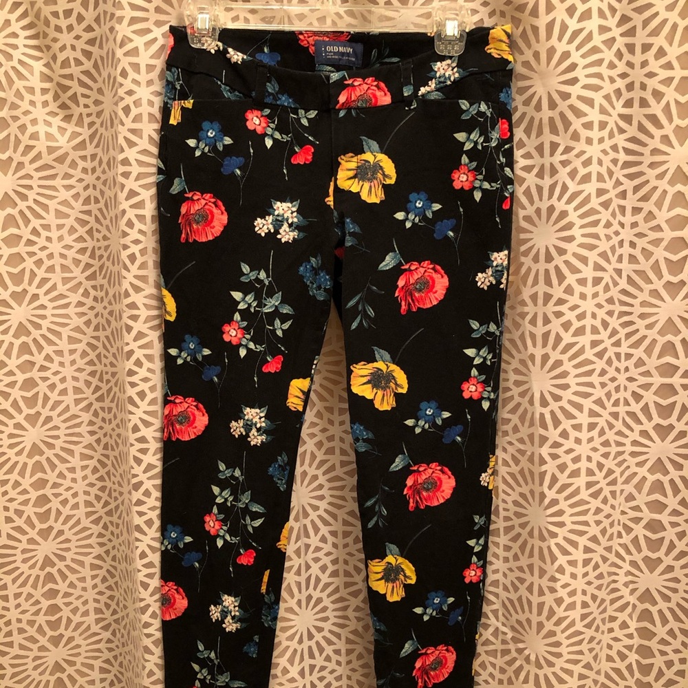 Old Navy Cute Bold Floral Pixie Pants Mid-Rise - Picture 1 of 6